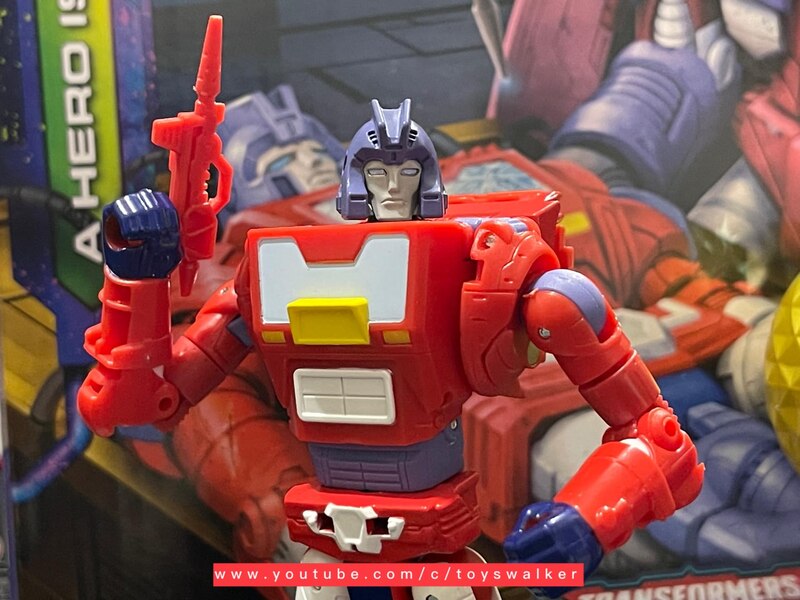 Transformers Legacy A Hero Is Born Alpha Trion And Orion Pax In Hand Image  (11 of 20)